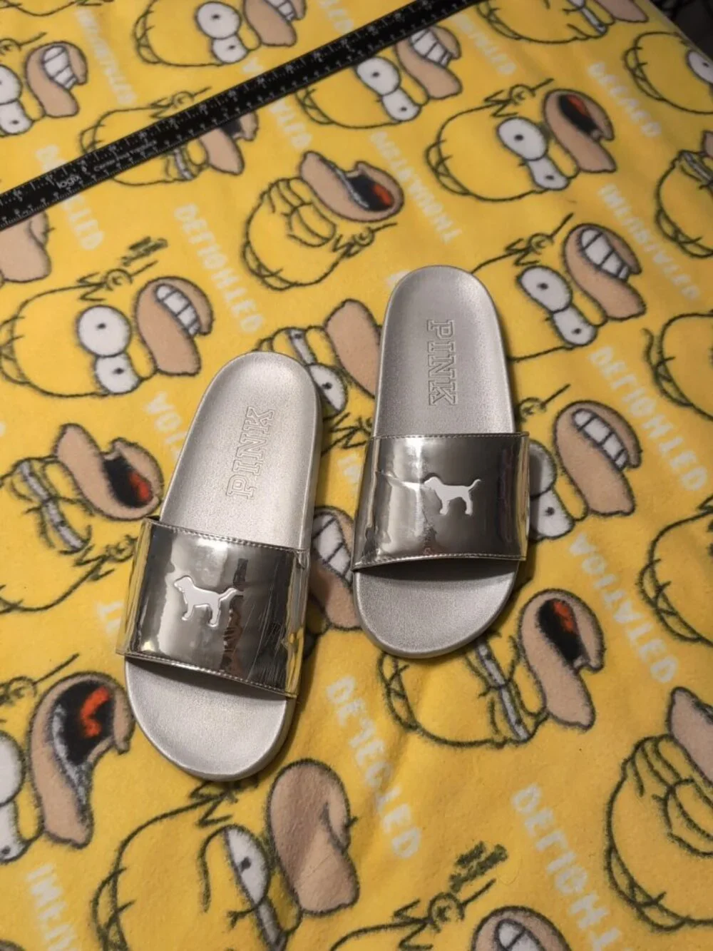 Victoria’s Secret PINK Silver Metallic Slide Sandals Women’s Size 8 Dog Logo